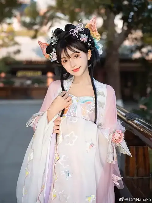 凤蝶直播热门主播互动展示图二